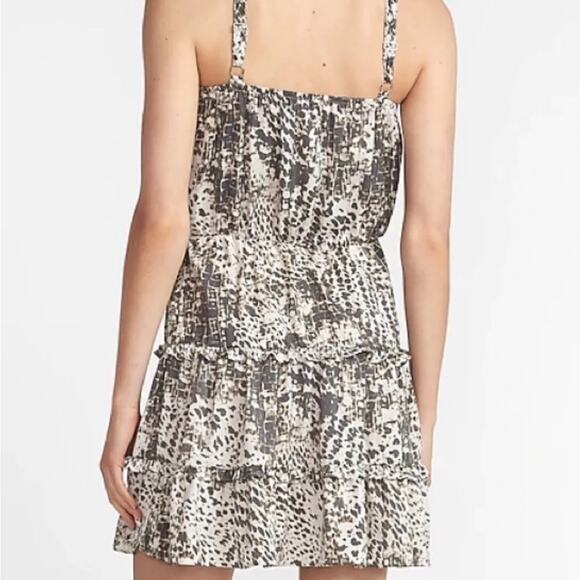 Express Gray Animal Print Tiered Dress Size M - Picture 2 of 8